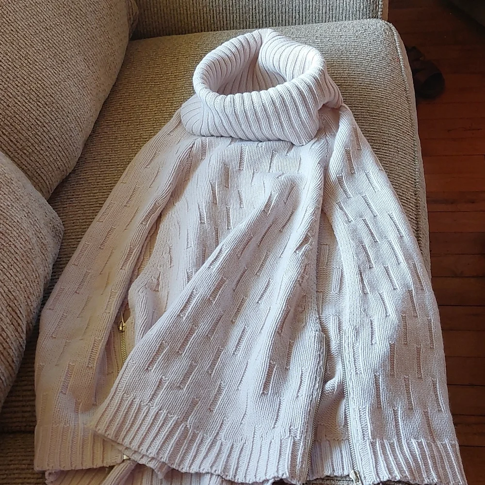 Market & Spruce Poncho - Picture 8 of 8